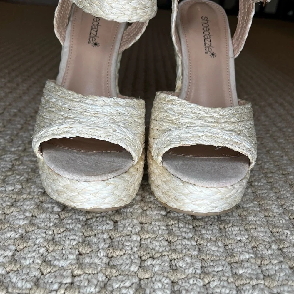 Shoe Dazzle guc shoe